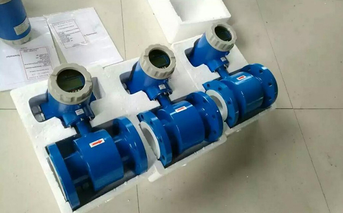 智能直顯型電磁流量計產品圖